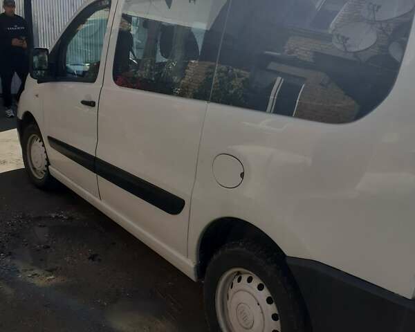 Белый Фиат Скудо, объемом двигателя 2 л и пробегом 290 тыс. км за 5900 $, фото 6 на Automoto.ua