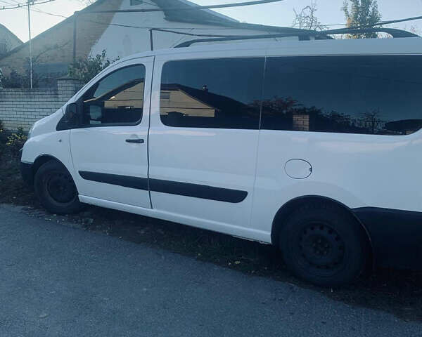 Белый Фиат Скудо, объемом двигателя 2 л и пробегом 193 тыс. км за 7500 $, фото 8 на Automoto.ua