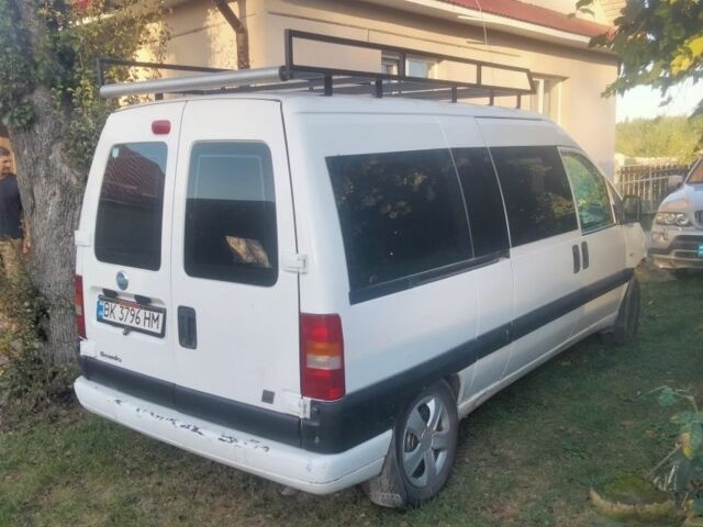 Белый Фиат Скудо, объемом двигателя 2 л и пробегом 320 тыс. км за 2500 $, фото 1 на Automoto.ua