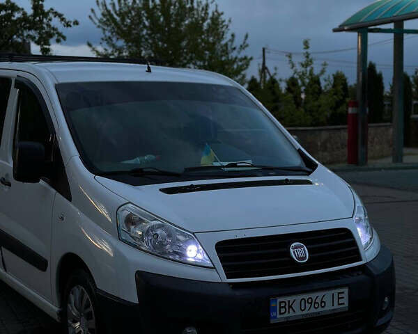 Белый Фиат Скудо, объемом двигателя 2 л и пробегом 330 тыс. км за 6300 $, фото 4 на Automoto.ua