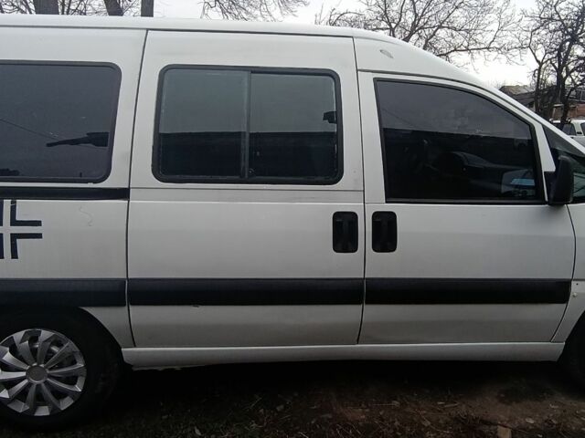 Белый Фиат Скудо, объемом двигателя 2 л и пробегом 323 тыс. км за 3900 $, фото 1 на Automoto.ua