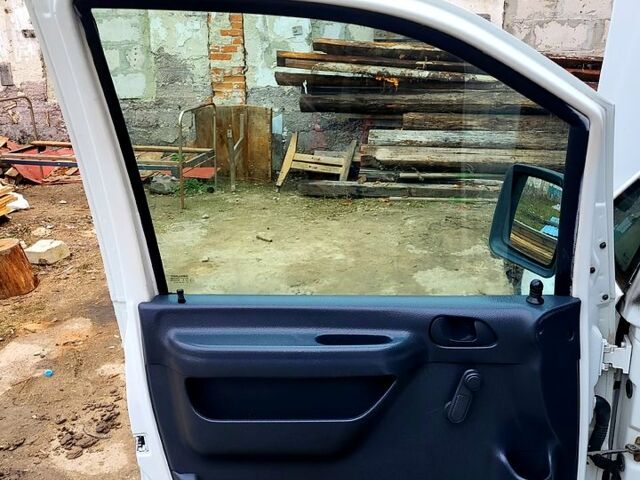 Белый Фиат Скудо, объемом двигателя 1.9 л и пробегом 200 тыс. км за 3200 $, фото 5 на Automoto.ua