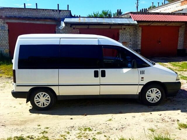 Білий Фіат Скудо, об'ємом двигуна 1.9 л та пробігом 200 тис. км за 3500 $, фото 1 на Automoto.ua