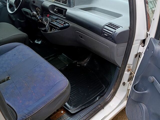 Белый Фиат Скудо, объемом двигателя 2 л и пробегом 154 тыс. км за 3250 $, фото 2 на Automoto.ua