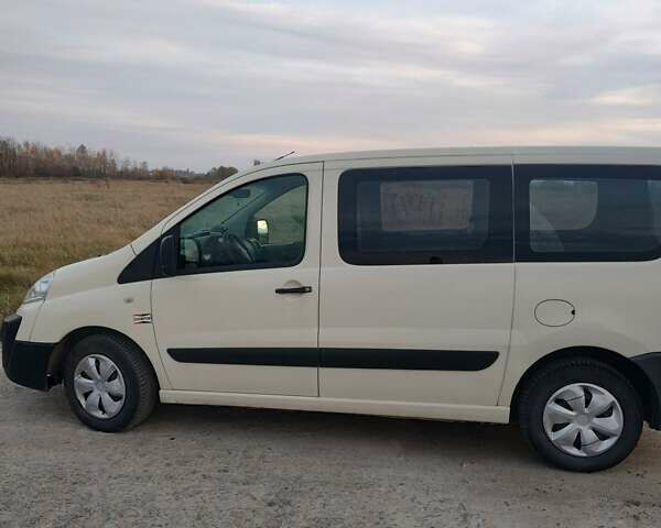 Бежевый Фиат Скудо, объемом двигателя 2 л и пробегом 400 тыс. км за 6200 $, фото 5 на Automoto.ua