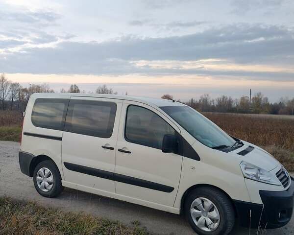 Бежевый Фиат Скудо, объемом двигателя 2 л и пробегом 400 тыс. км за 6200 $, фото 3 на Automoto.ua