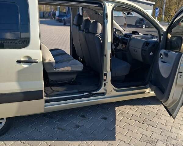 Бежевый Фиат Скудо, объемом двигателя 2 л и пробегом 228 тыс. км за 10900 $, фото 14 на Automoto.ua
