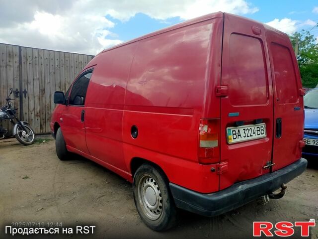 Красный Фиат Скудо, объемом двигателя 2 л и пробегом 333 тыс. км за 2000 $, фото 2 на Automoto.ua