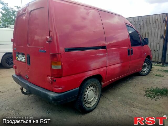 Красный Фиат Скудо, объемом двигателя 2 л и пробегом 333 тыс. км за 2000 $, фото 3 на Automoto.ua