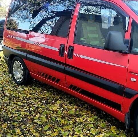 Красный Фиат Скудо, объемом двигателя 2 л и пробегом 300 тыс. км за 5500 $, фото 1 на Automoto.ua