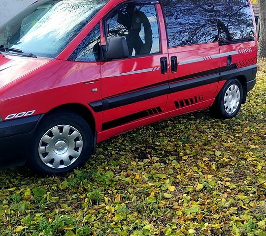 Красный Фиат Скудо, объемом двигателя 2 л и пробегом 300 тыс. км за 5500 $, фото 5 на Automoto.ua