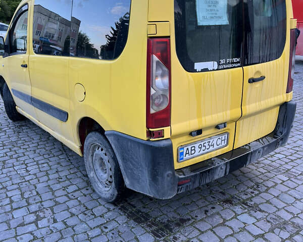 Желтый Фиат Скудо, объемом двигателя 2 л и пробегом 235 тыс. км за 5900 $, фото 2 на Automoto.ua