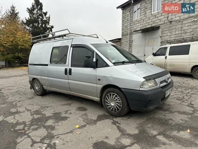 Фиат Скудо 2000 в Хмельницком на Automoto.ua Серый Фиат Скудо, объемом двигателя 2 л и пробегом 286 тыс. км за 4500 $, фото 4 на Automoto.ua