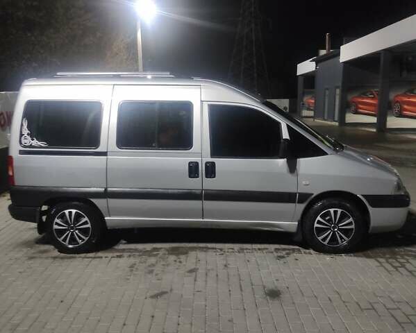 Сірий Фіат Скудо, об'ємом двигуна 2 л та пробігом 350 тис. км за 6000 $, фото 2 на Automoto.ua