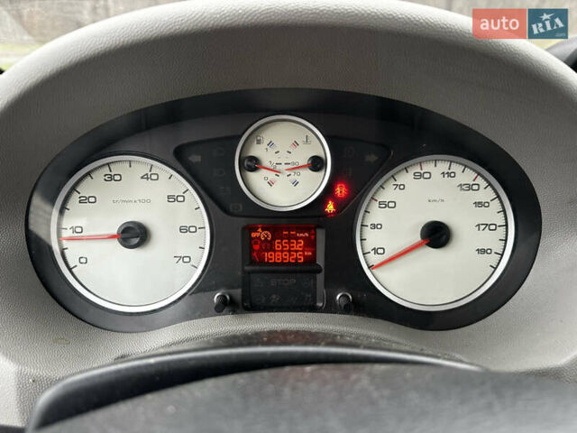 Серый Фиат Скудо, объемом двигателя 2 л и пробегом 198 тыс. км за 10300 $, фото 13 на Automoto.ua