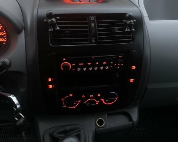 Серый Фиат Скудо, объемом двигателя 2 л и пробегом 301 тыс. км за 8500 $, фото 22 на Automoto.ua