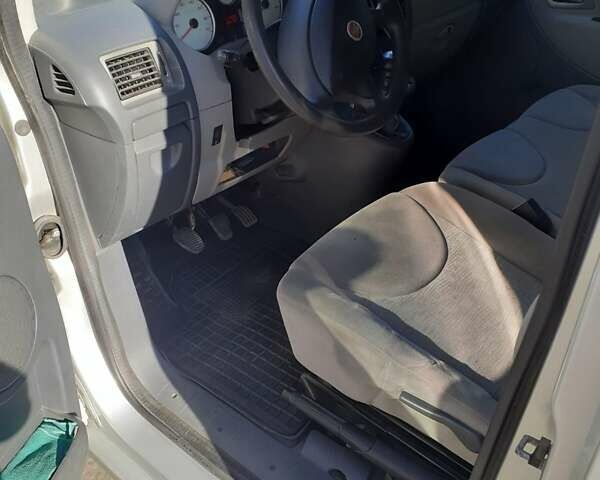 Серый Фиат Скудо, объемом двигателя 2 л и пробегом 335 тыс. км за 9800 $, фото 10 на Automoto.ua