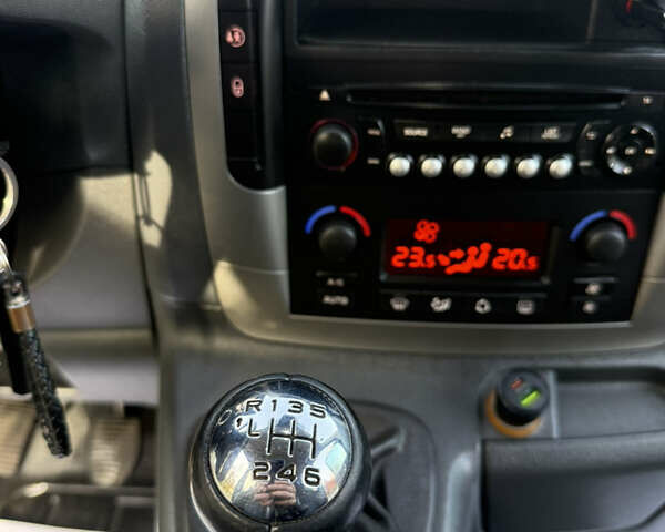 Серый Фиат Скудо, объемом двигателя 2 л и пробегом 355 тыс. км за 12000 $, фото 28 на Automoto.ua