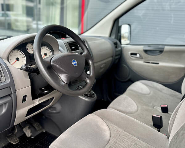 Серый Фиат Скудо, объемом двигателя 2 л и пробегом 227 тыс. км за 9200 $, фото 8 на Automoto.ua