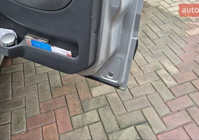 Серый Фиат Скудо, объемом двигателя 2 л и пробегом 213 тыс. км за 10700 $, фото 6 на Automoto.ua