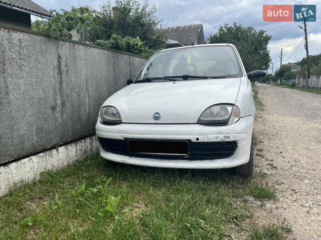 Белый Фиат Сейченто, объемом двигателя 1.1 л и пробегом 222 тыс. км за 1500 $, фото 1 на Automoto.ua