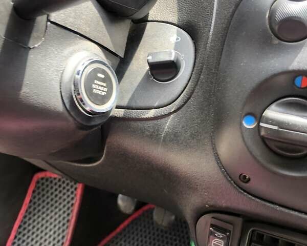 Красный Фиат Сейченто, объемом двигателя 0.9 л и пробегом 150 тыс. км за 1950 $, фото 9 на Automoto.ua