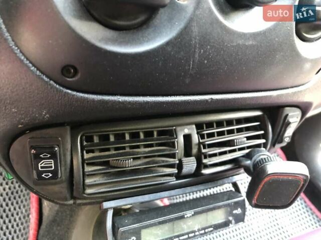 Красный Фиат Сейченто, объемом двигателя 0.9 л и пробегом 150 тыс. км за 1950 $, фото 12 на Automoto.ua