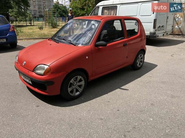 Красный Фиат Сейченто, объемом двигателя 0.9 л и пробегом 150 тыс. км за 1950 $, фото 1 на Automoto.ua