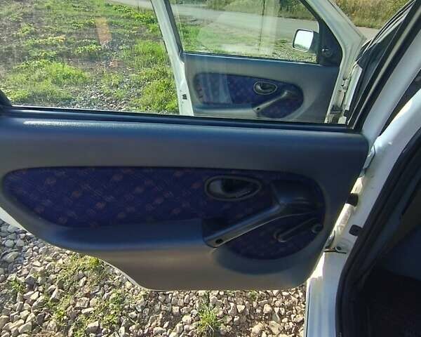 Білий Фіат Сієна, об'ємом двигуна 1.6 л та пробігом 112 тис. км за 4600 $, фото 20 на Automoto.ua