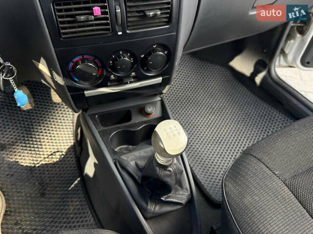 Серый Фиат Сиена, объемом двигателя 1.24 л и пробегом 190 тыс. км за 2350 $, фото 17 на Automoto.ua