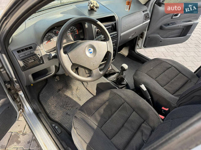 Фиат Сиена 2006 в Житомире на Automoto.ua Серый Фиат Сиена, объемом двигателя 1.24 л и пробегом 190 тыс. км за 2350 $, фото 13 на Automoto.ua