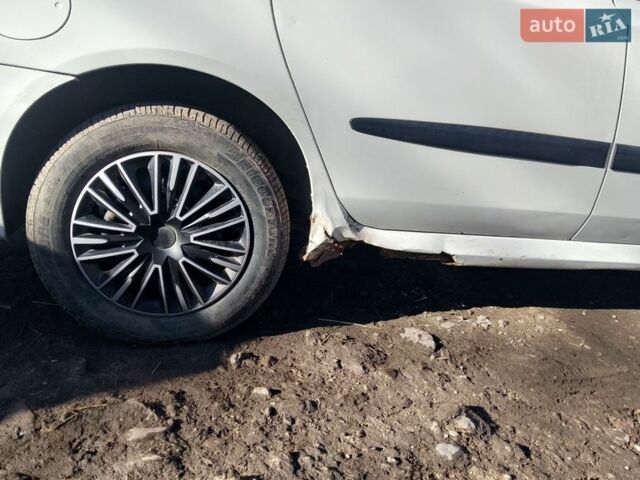 Білий Фіат Стіло, об'ємом двигуна 1.9 л та пробігом 310 тис. км за 2800 $, фото 2 на Automoto.ua