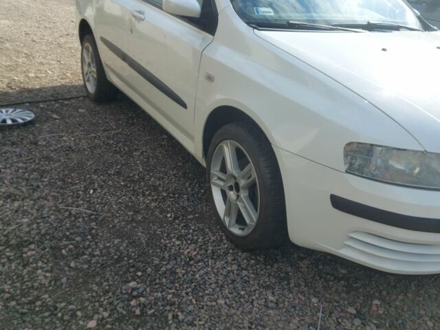 Белый Фиат Стило, объемом двигателя 1.9 л и пробегом 310 тыс. км за 3100 $, фото 7 на Automoto.ua