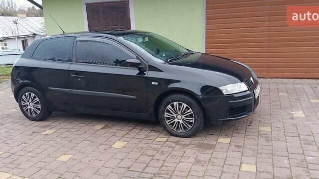 Черный Фиат Стило, объемом двигателя 1.9 л и пробегом 250 тыс. км за 3500 $, фото 1 на Automoto.ua