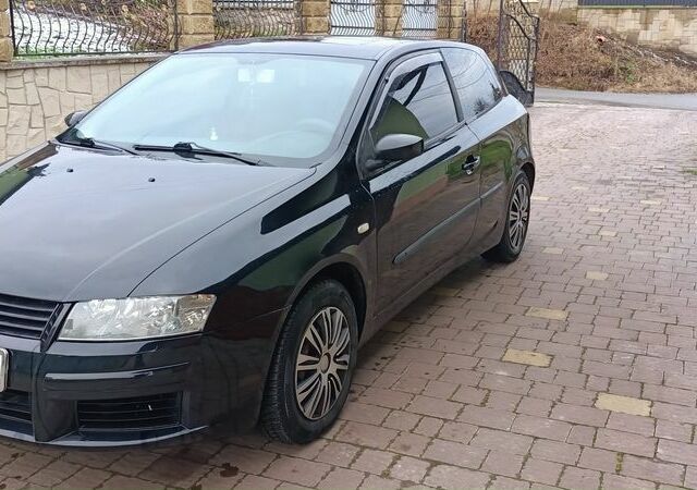 Чорний Фіат Стіло, об'ємом двигуна 1.9 л та пробігом 250 тис. км за 3500 $, фото 1 на Automoto.ua