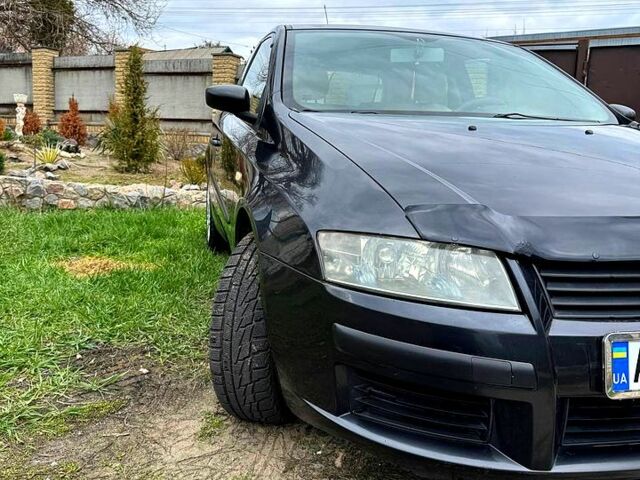 Чорний Фіат Стіло, об'ємом двигуна 1.6 л та пробігом 255 тис. км за 2500 $, фото 5 на Automoto.ua