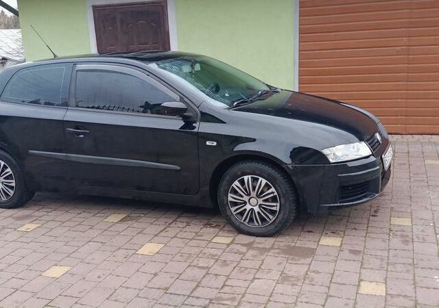 Черный Фиат Стило, объемом двигателя 0 л и пробегом 3 тыс. км за 3500 $, фото 2 на Automoto.ua