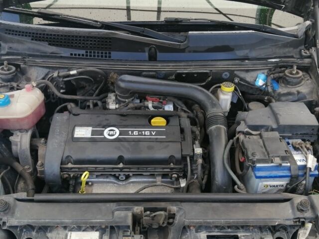 Черный Фиат Стило, объемом двигателя 1.6 л и пробегом 180 тыс. км за 4500 $, фото 3 на Automoto.ua