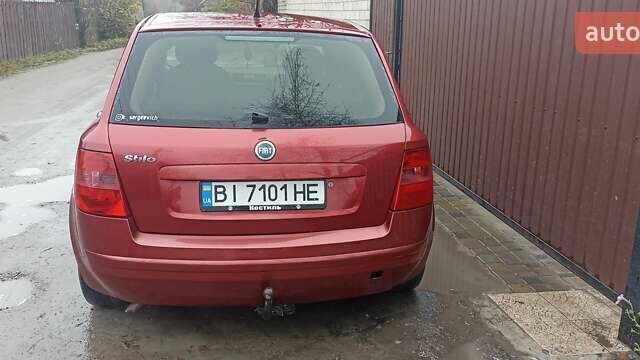 Красный Фиат Стило, объемом двигателя 1.6 л и пробегом 308 тыс. км за 2999 $, фото 2 на Automoto.ua