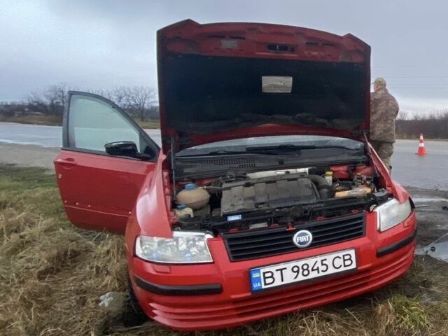 Червоний Фіат Стіло, об'ємом двигуна 0 л та пробігом 177 тис. км за 1300 $, фото 3 на Automoto.ua