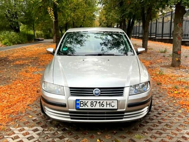 Серый Фиат Стило, объемом двигателя 1.2 л и пробегом 200 тыс. км за 3200 $, фото 1 на Automoto.ua