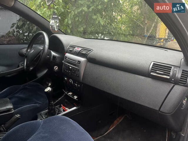 Серый Фиат Стило, объемом двигателя 1.9 л и пробегом 420 тыс. км за 2400 $, фото 8 на Automoto.ua