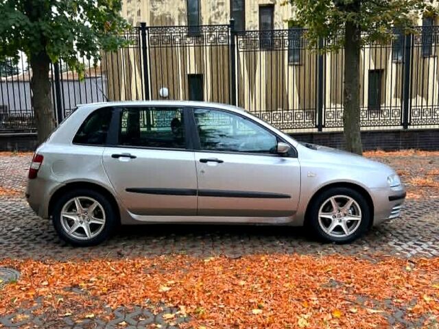 Серый Фиат Стило, объемом двигателя 1.2 л и пробегом 200 тыс. км за 3200 $, фото 2 на Automoto.ua