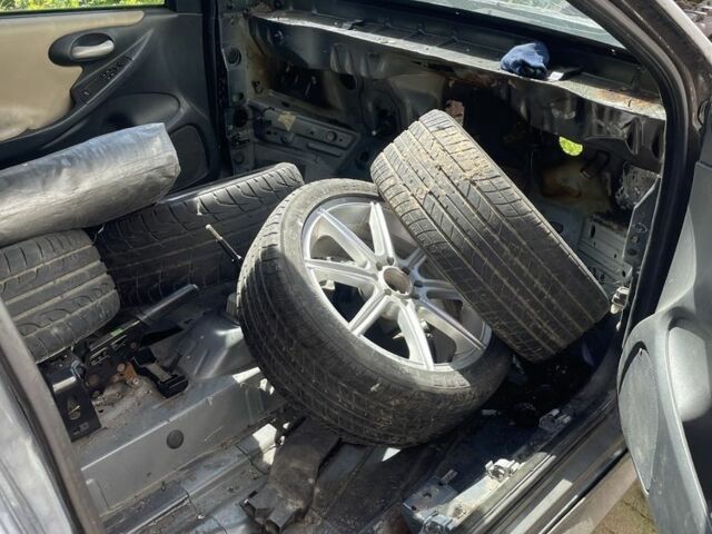 Серый Фиат Стило, объемом двигателя 1.9 л и пробегом 300 тыс. км за 900 $, фото 4 на Automoto.ua