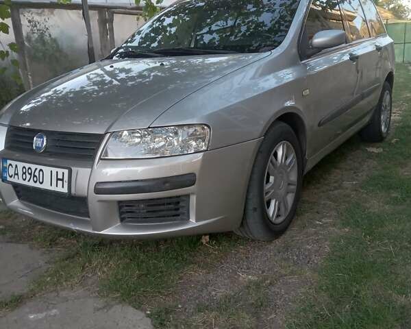 Серый Фиат Стило, объемом двигателя 1.91 л и пробегом 280 тыс. км за 3600 $, фото 3 на Automoto.ua