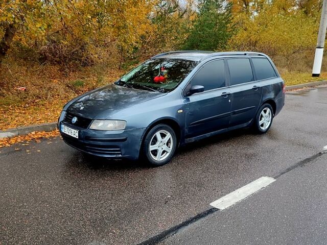 Серый Фиат Стило, объемом двигателя 1.9 л и пробегом 321 тыс. км за 4000 $, фото 4 на Automoto.ua