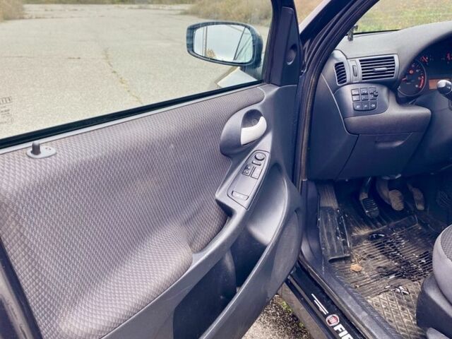 Серый Фиат Стило, объемом двигателя 1.6 л и пробегом 212 тыс. км за 3500 $, фото 20 на Automoto.ua