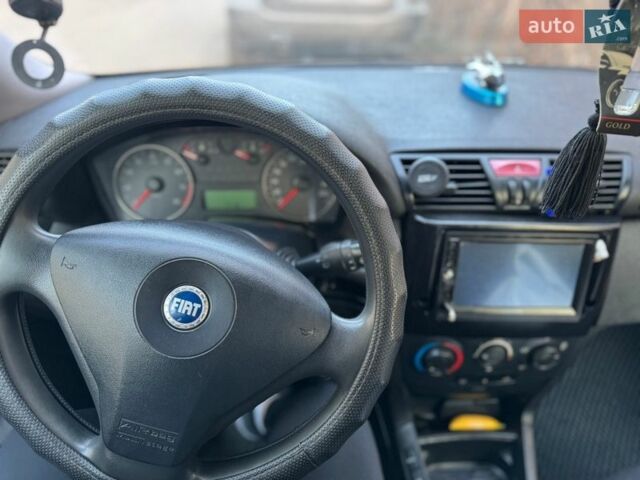 Синий Фиат Стило, объемом двигателя 1.6 л и пробегом 360 тыс. км за 4000 $, фото 6 на Automoto.ua