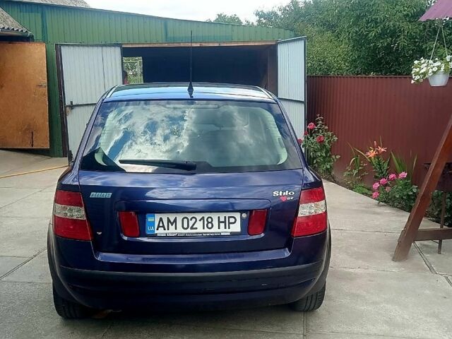 Синий Фиат Стило, объемом двигателя 1.6 л и пробегом 170 тыс. км за 3600 $, фото 2 на Automoto.ua
