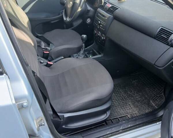 Синий Фиат Стило, объемом двигателя 1.6 л и пробегом 320 тыс. км за 3600 $, фото 7 на Automoto.ua